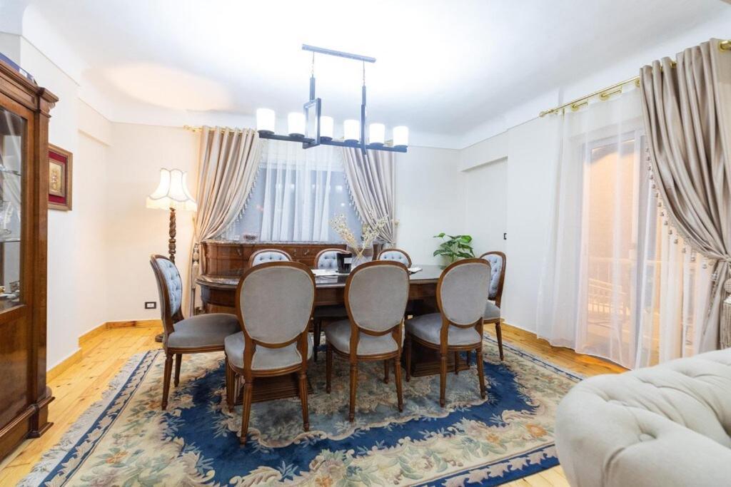 Luxury Retreat Near The Sea Prime Location Apartment *