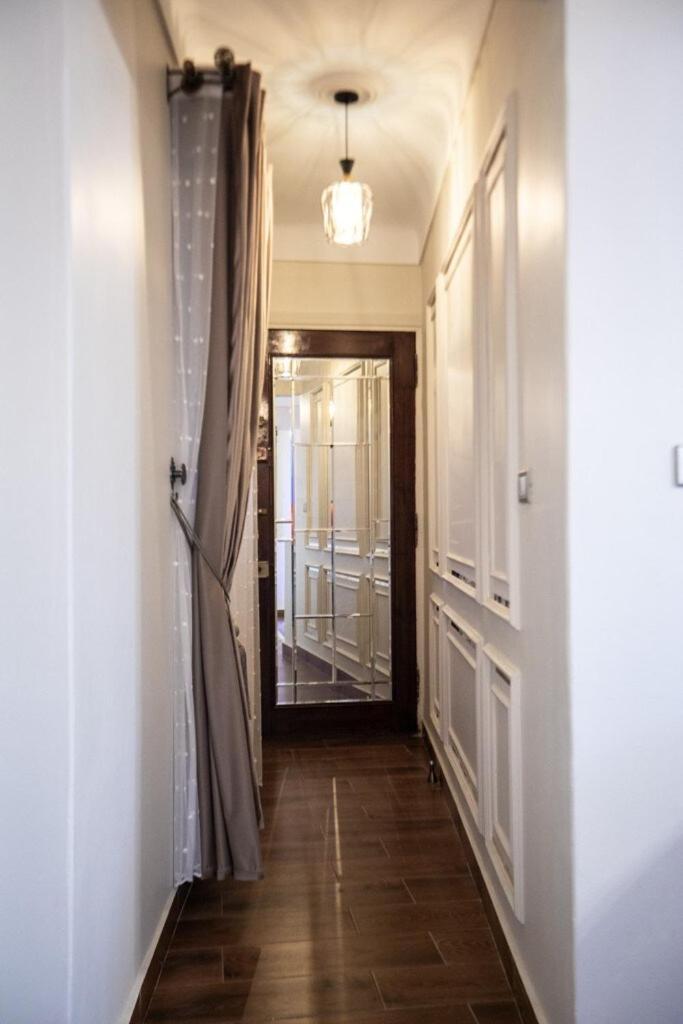 Luxury Retreat Near The Sea Prime Location Apartment